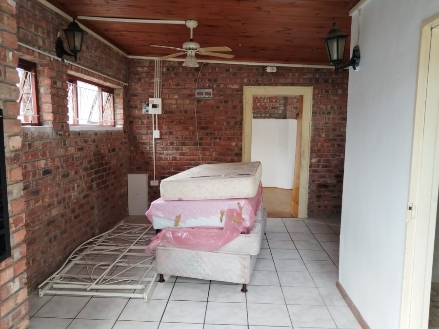 3 Bedroom Property for Sale in Swartkops Eastern Cape